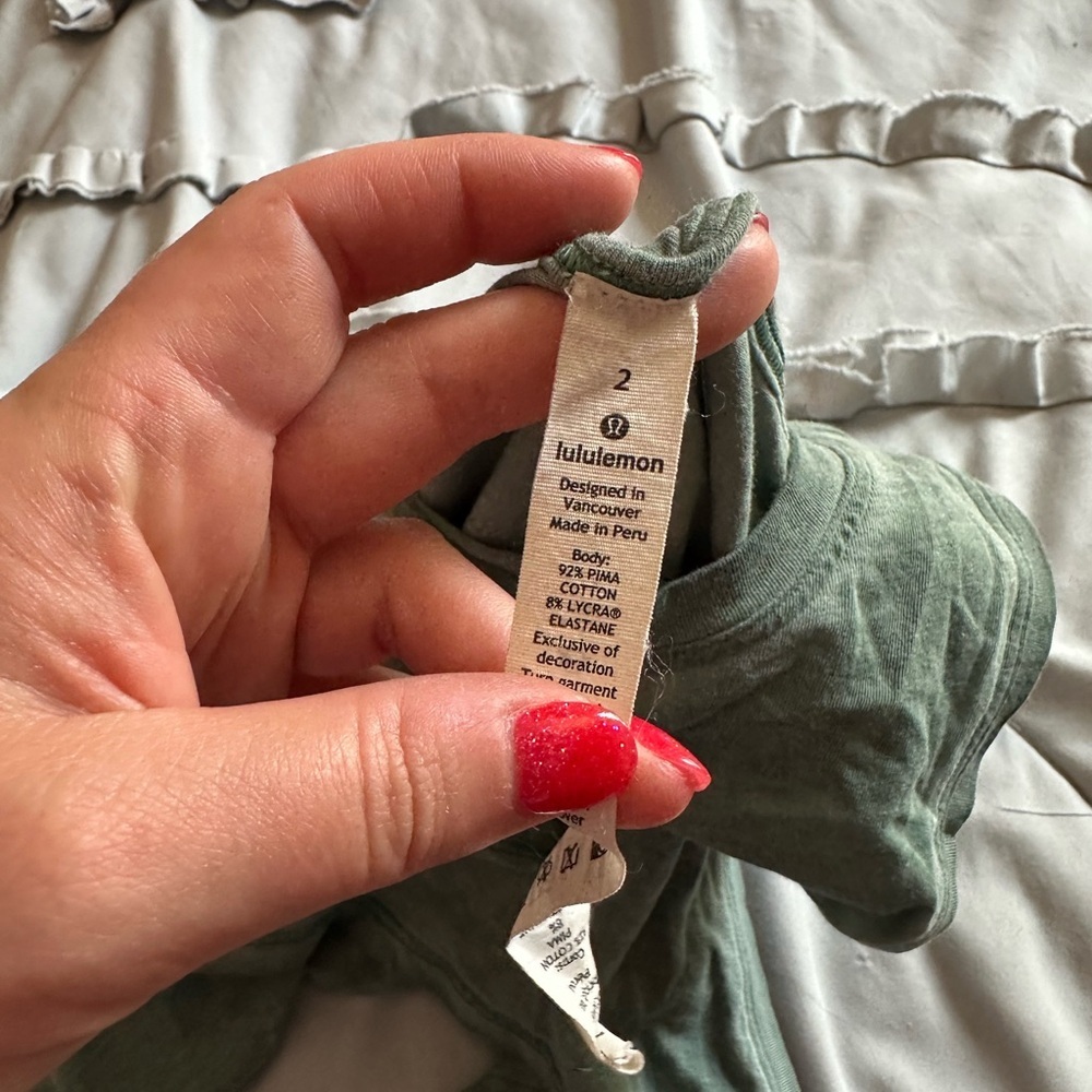 lululemon athletica Muscle Tee - Picture 3 of 4